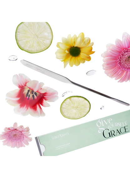 Give Yourself Grace Divine Duo Beauty Spatula